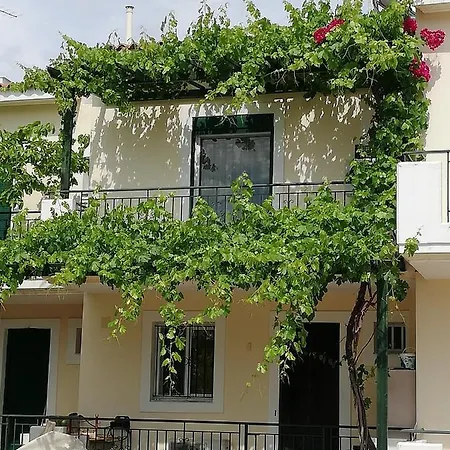 Reina Di Holiday home *